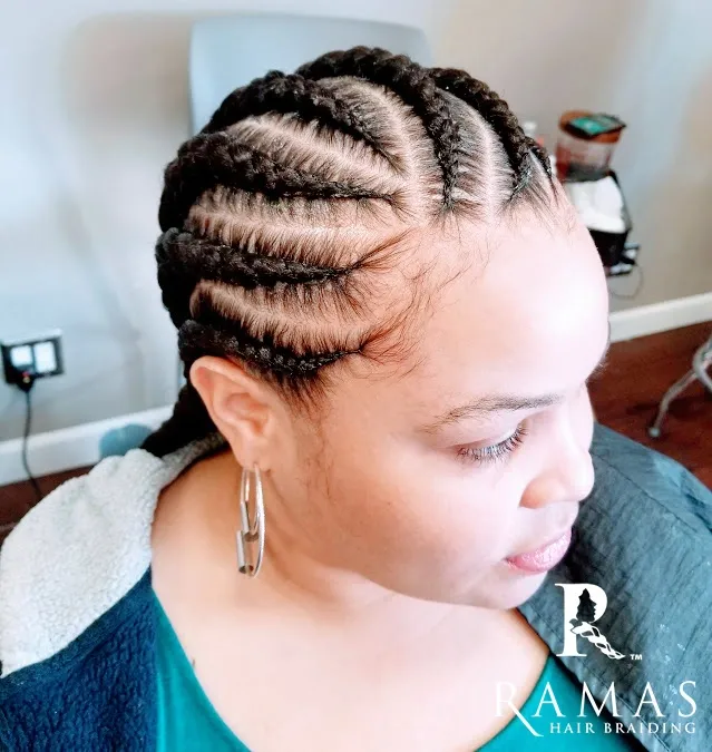 woman with jumbo cornrows